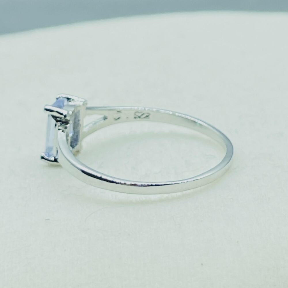 Vintage 925 Sterling Silver Lavender Cubic Zirconia Emerald Cut Solitaire Ring - Picture 5 of 11